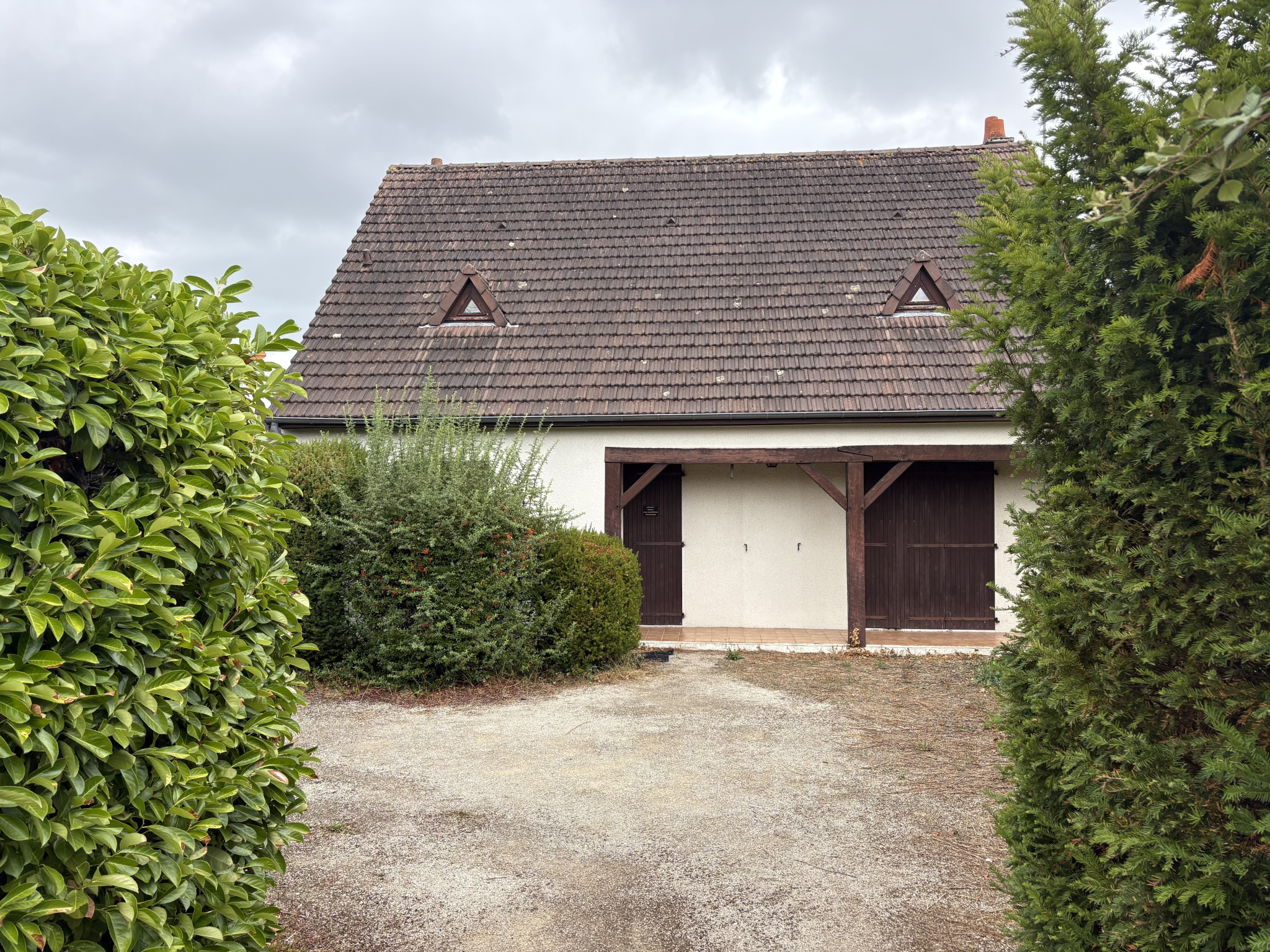Maison à vendre à St jean de la ruelle, 112 m², 6 pièces – photo 1 sur 3