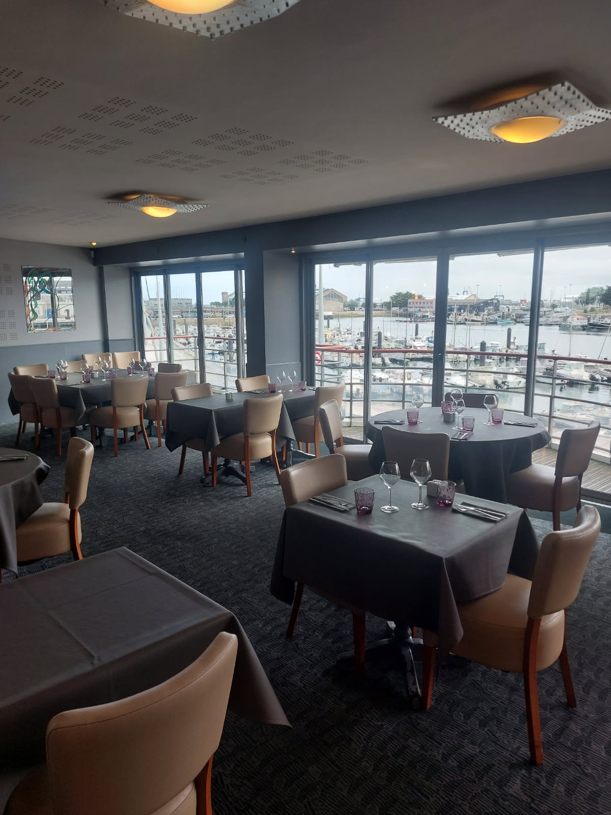 Fonds de commerce à vendre à Cherbourg-en-Cotentin, 300 m² – photo 1 sur 3