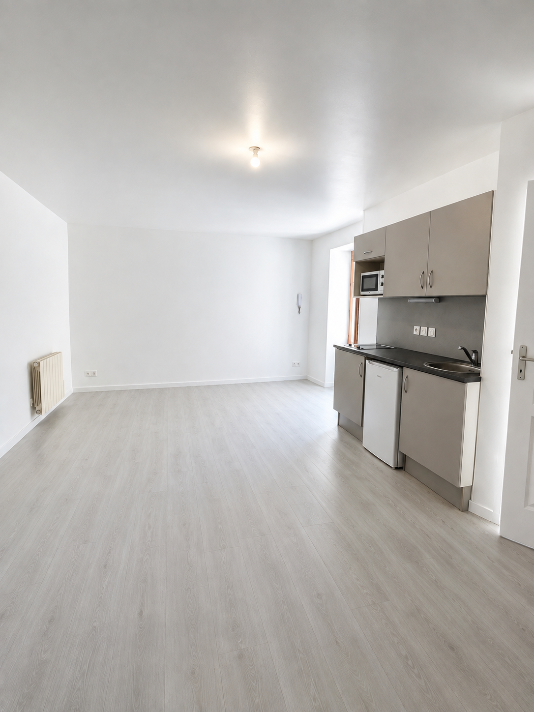 Appartement à vendre à St etienne, 47 m², 1 pièce – photo 1 sur 10